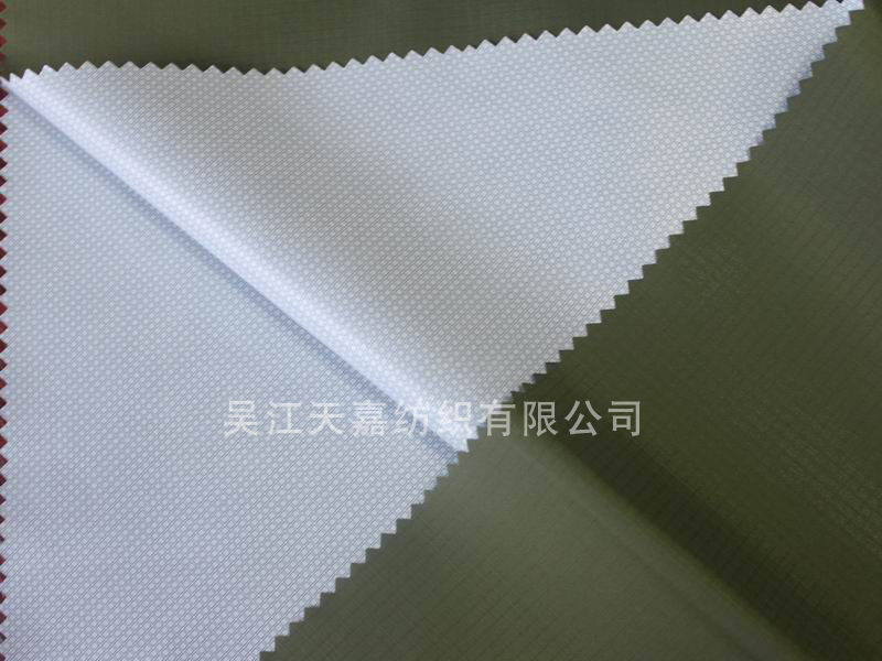品名：210T格子尼丝纺复彩膜
