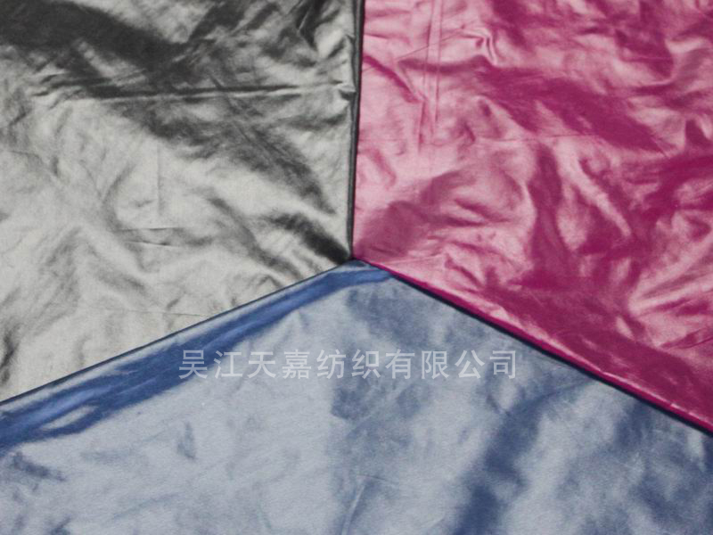品名：压花380T尼丝纺防绒免内胆